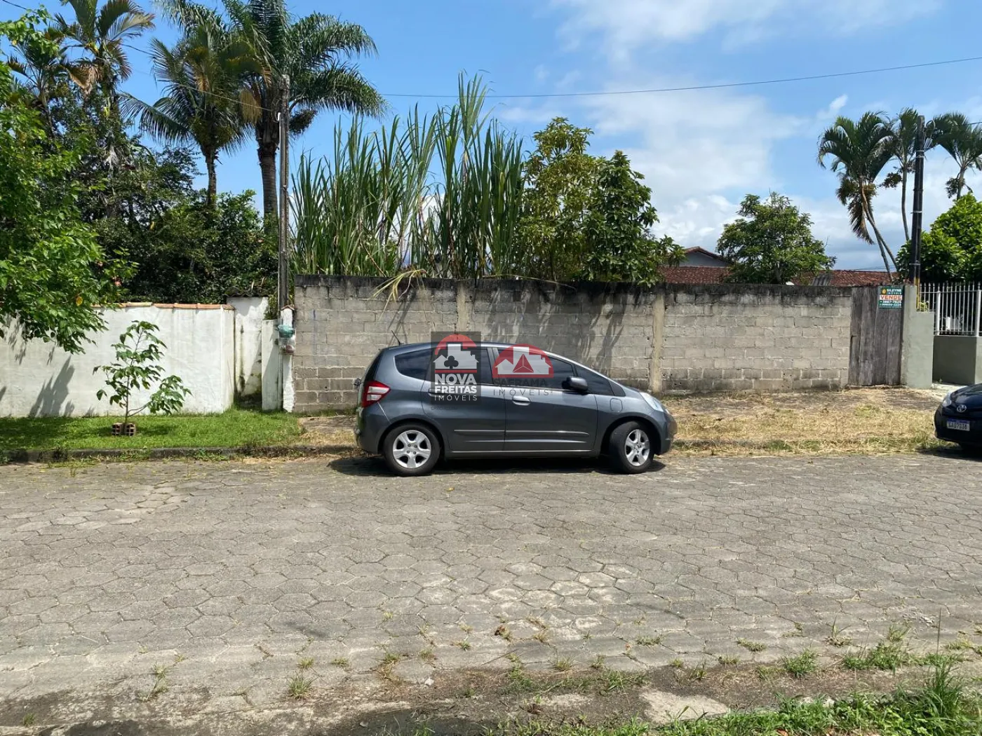 Comprar Terreno / Padrão em Caraguatatuba R$ 320.000,00 - Foto 1