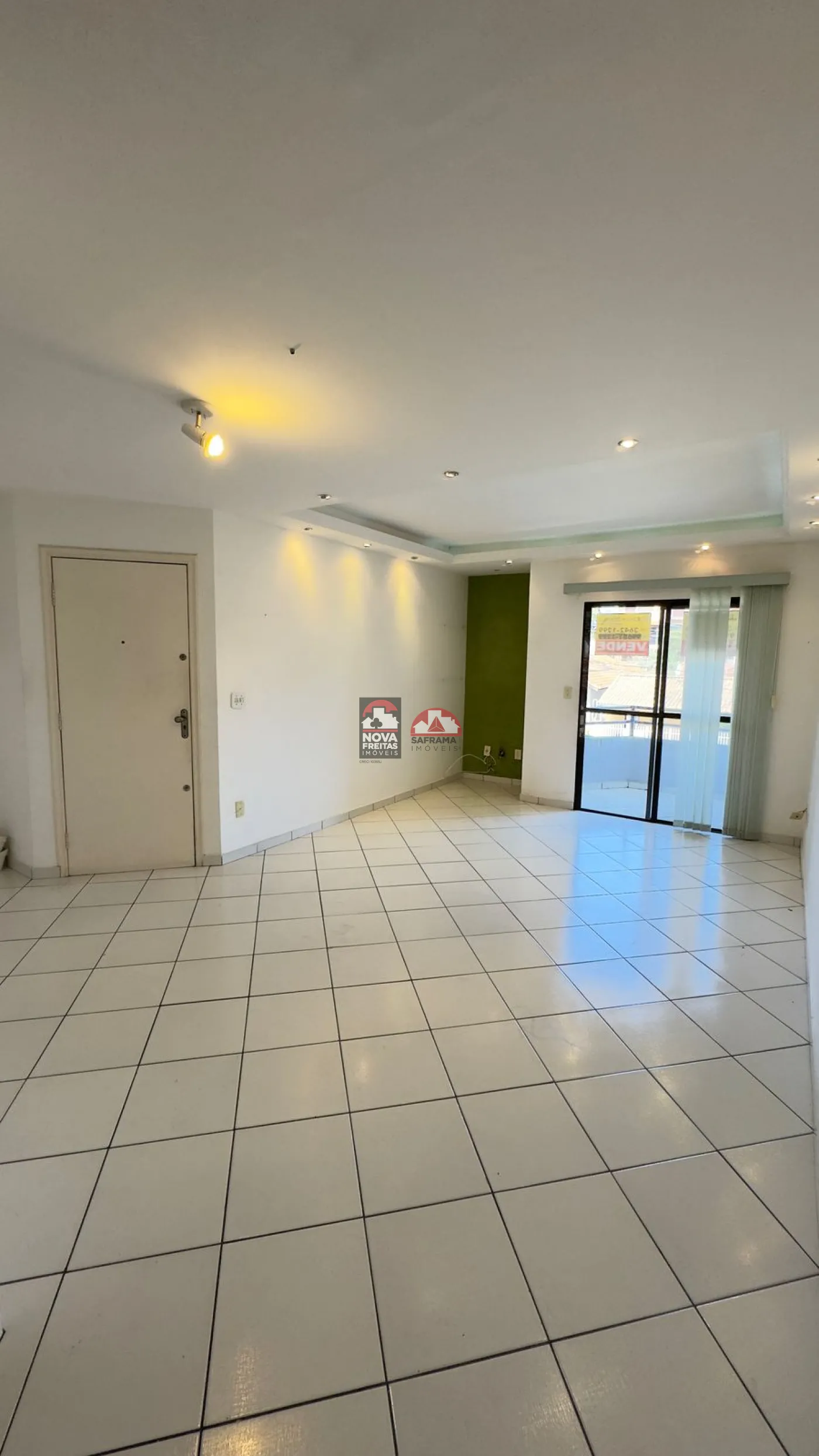 Apartamento / Padrão em Pindamonhangaba Alugar por R$1.900,00