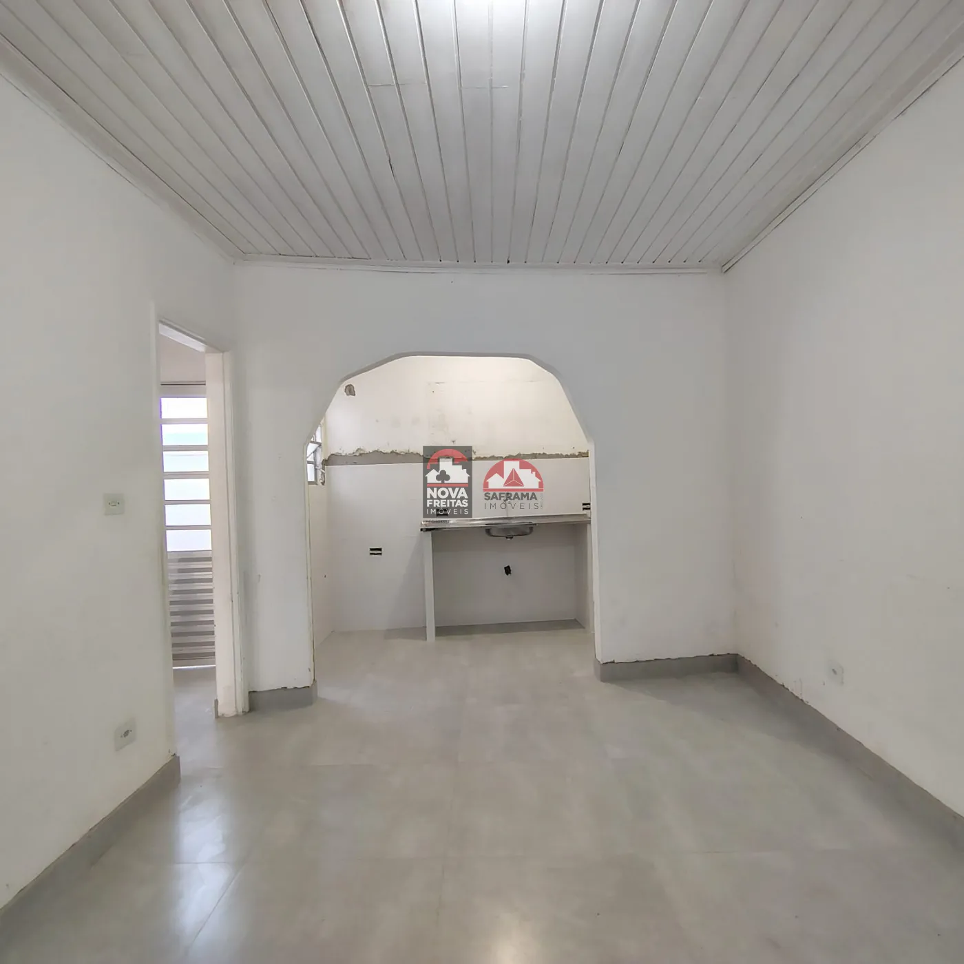 Alugar Casa / Padrão em Caraguatatuba R$ 2.100,00 - Foto 4