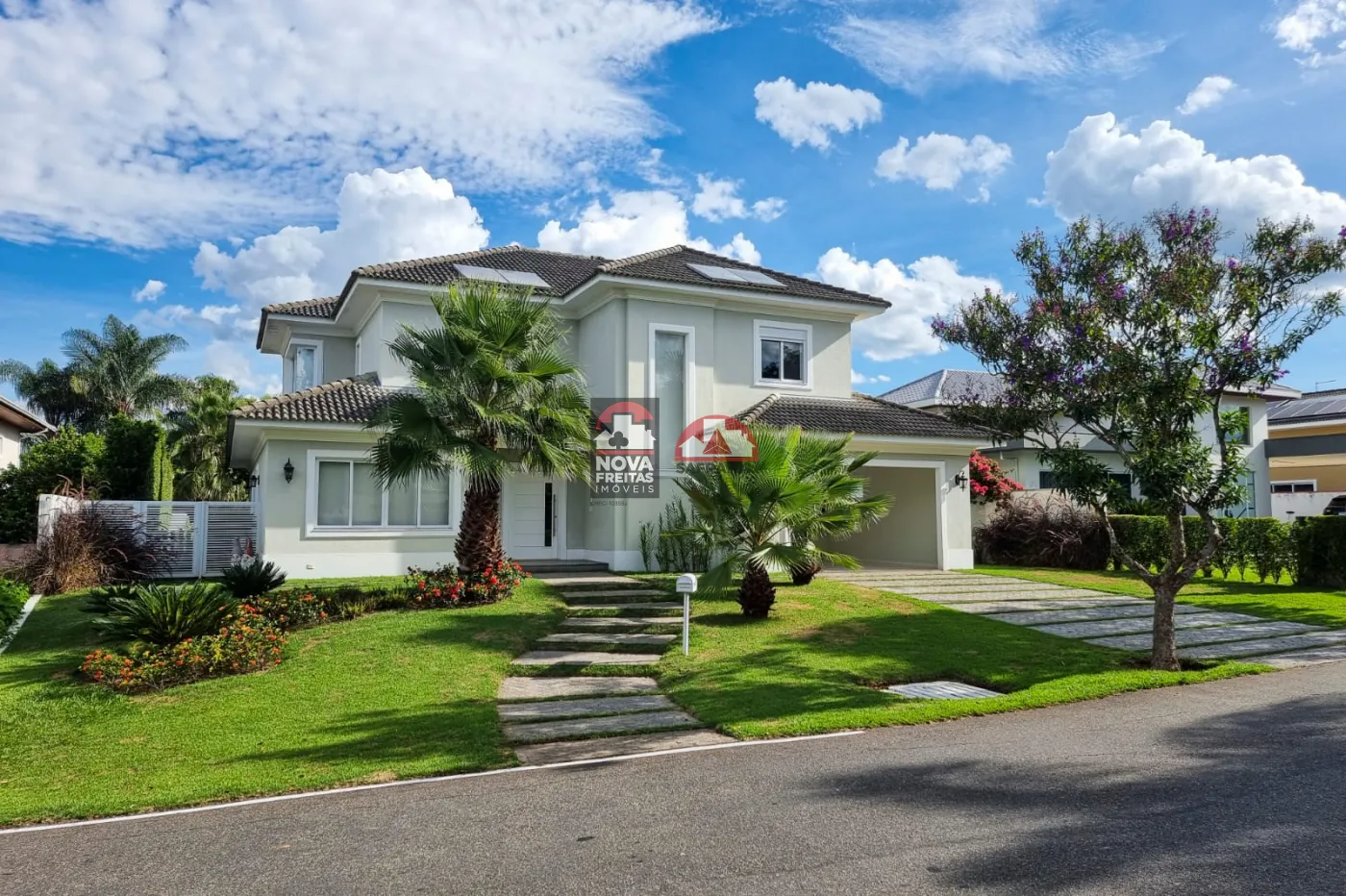 Alugar Casa / Padrão em Jacareí R$ 22.230,00 - Foto 2