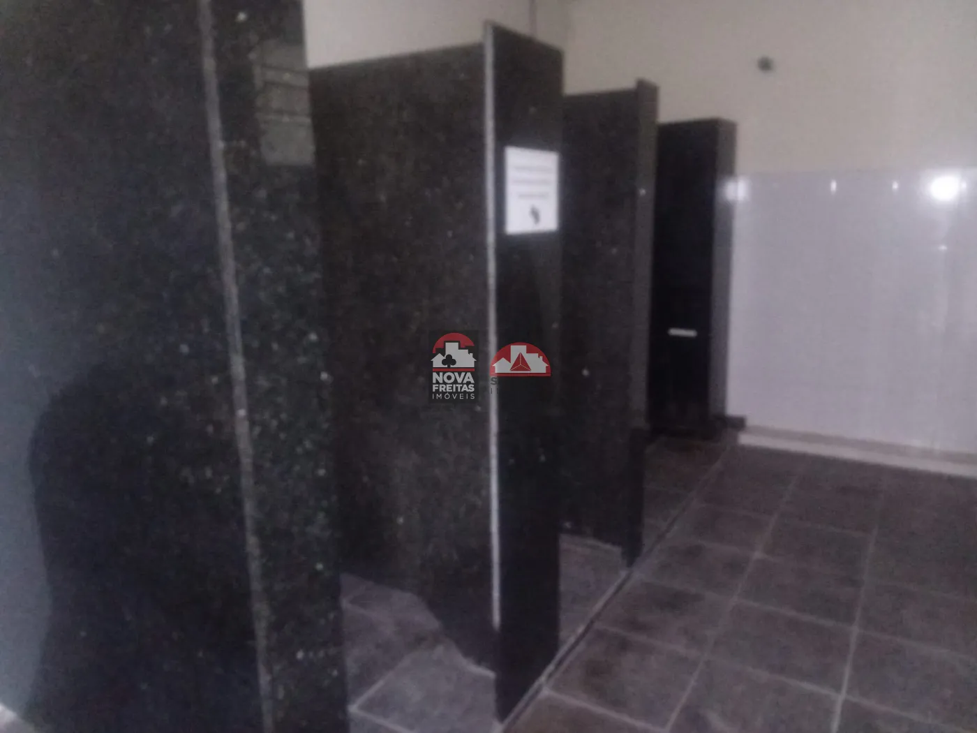 Alugar Comercial / Galpão em Condomínio em Jacareí R$ 13.000,00 - Foto 8