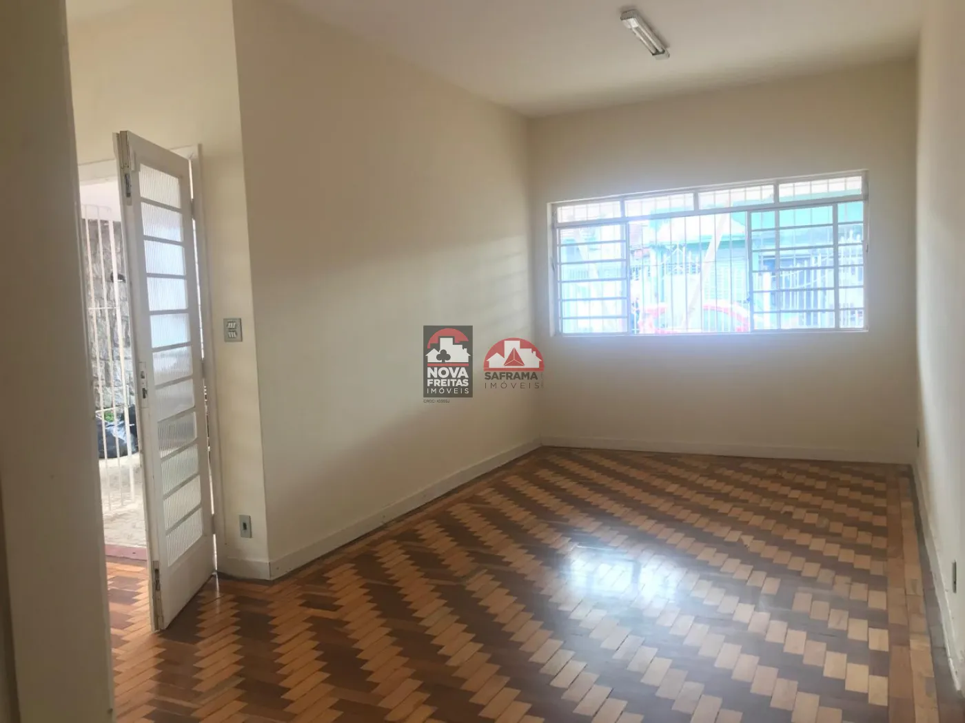 Comprar Casa / Padrão em São José dos Campos R$ 700.000,00 - Foto 1