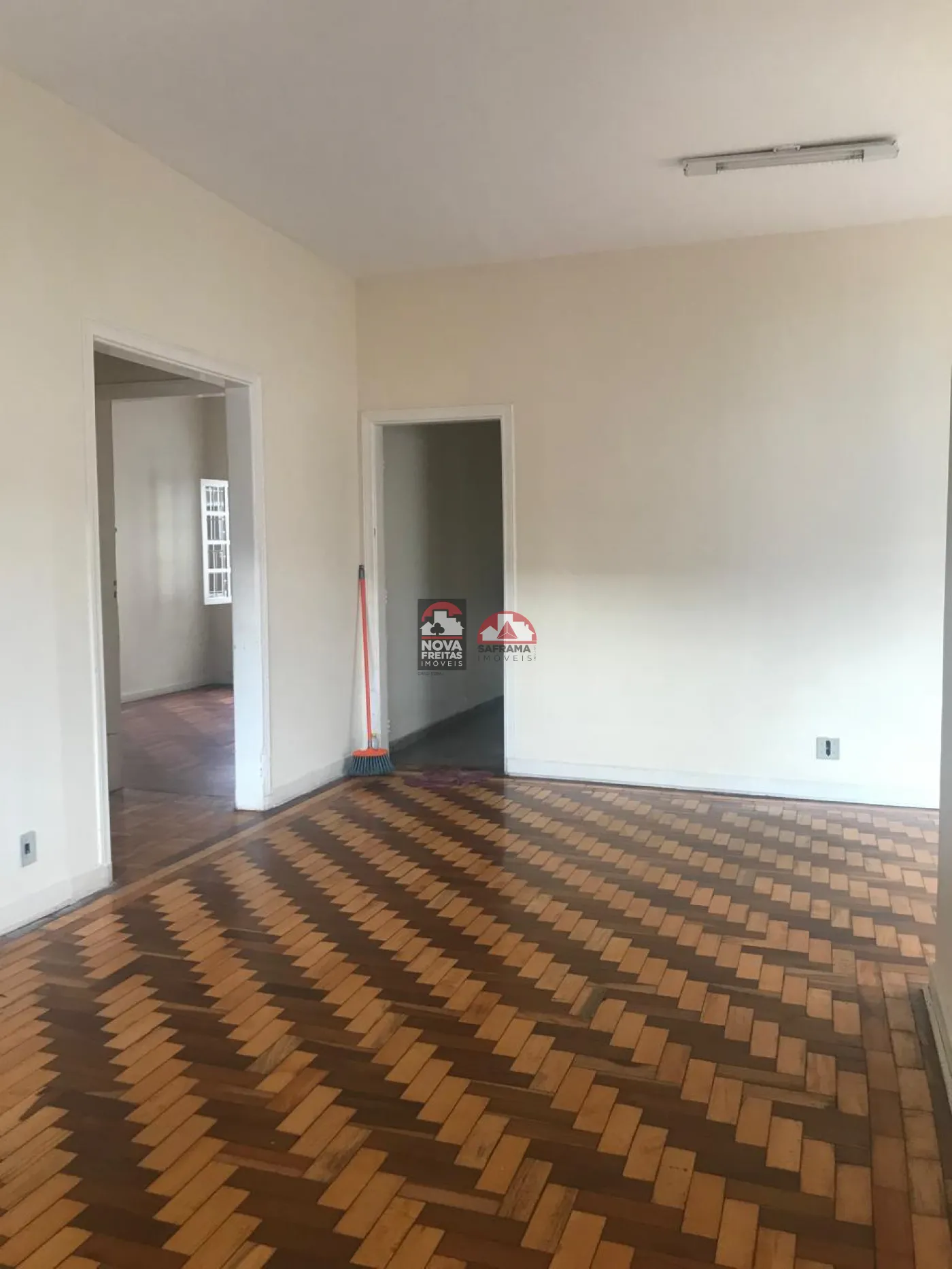 Comprar Casa / Padrão em São José dos Campos R$ 700.000,00 - Foto 3