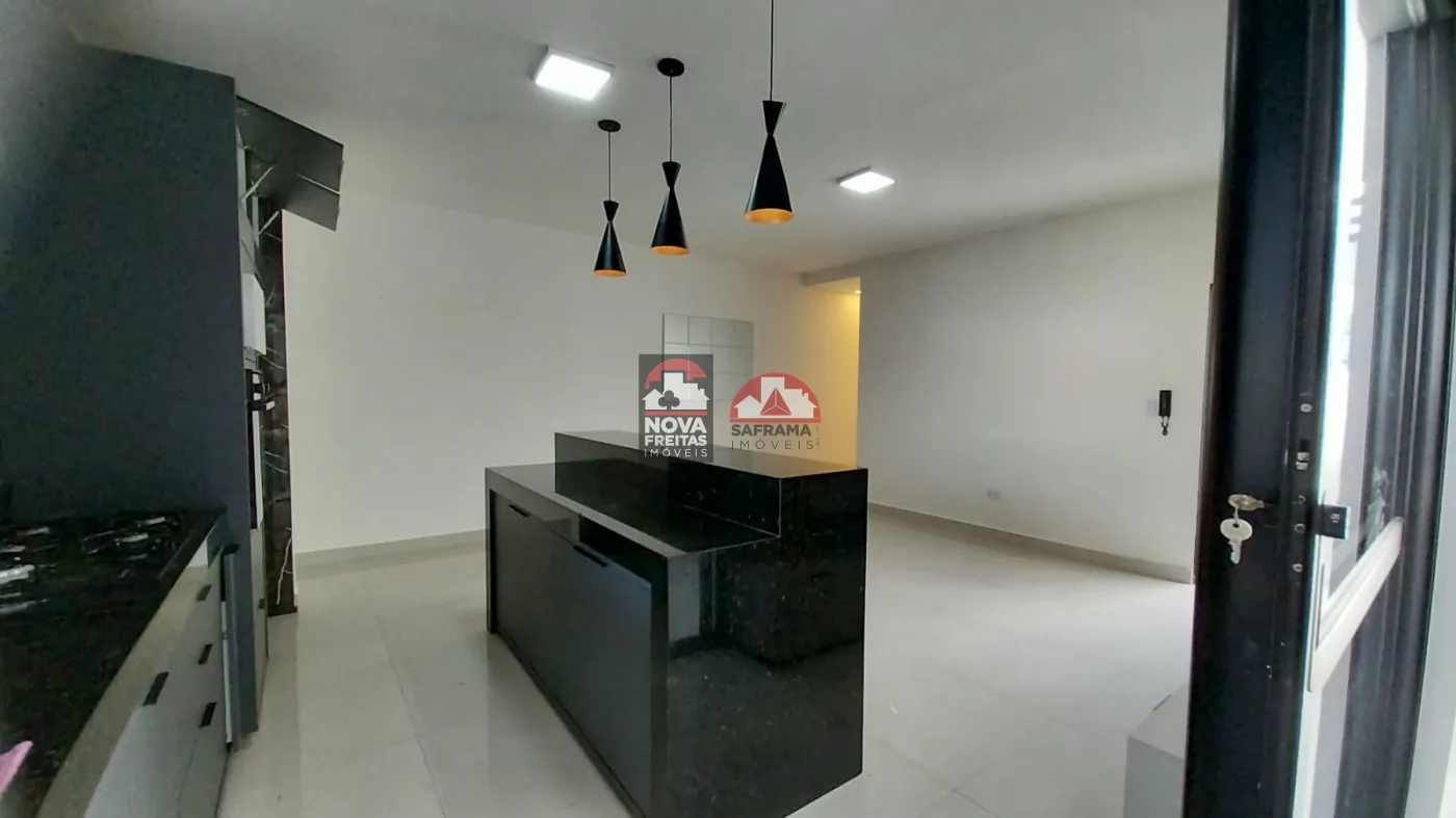 Cozinha Planejada Vista P/ Sala Alugar Casa / Padrão em Caraguatatuba R$ 3.900,00 - Foto 17