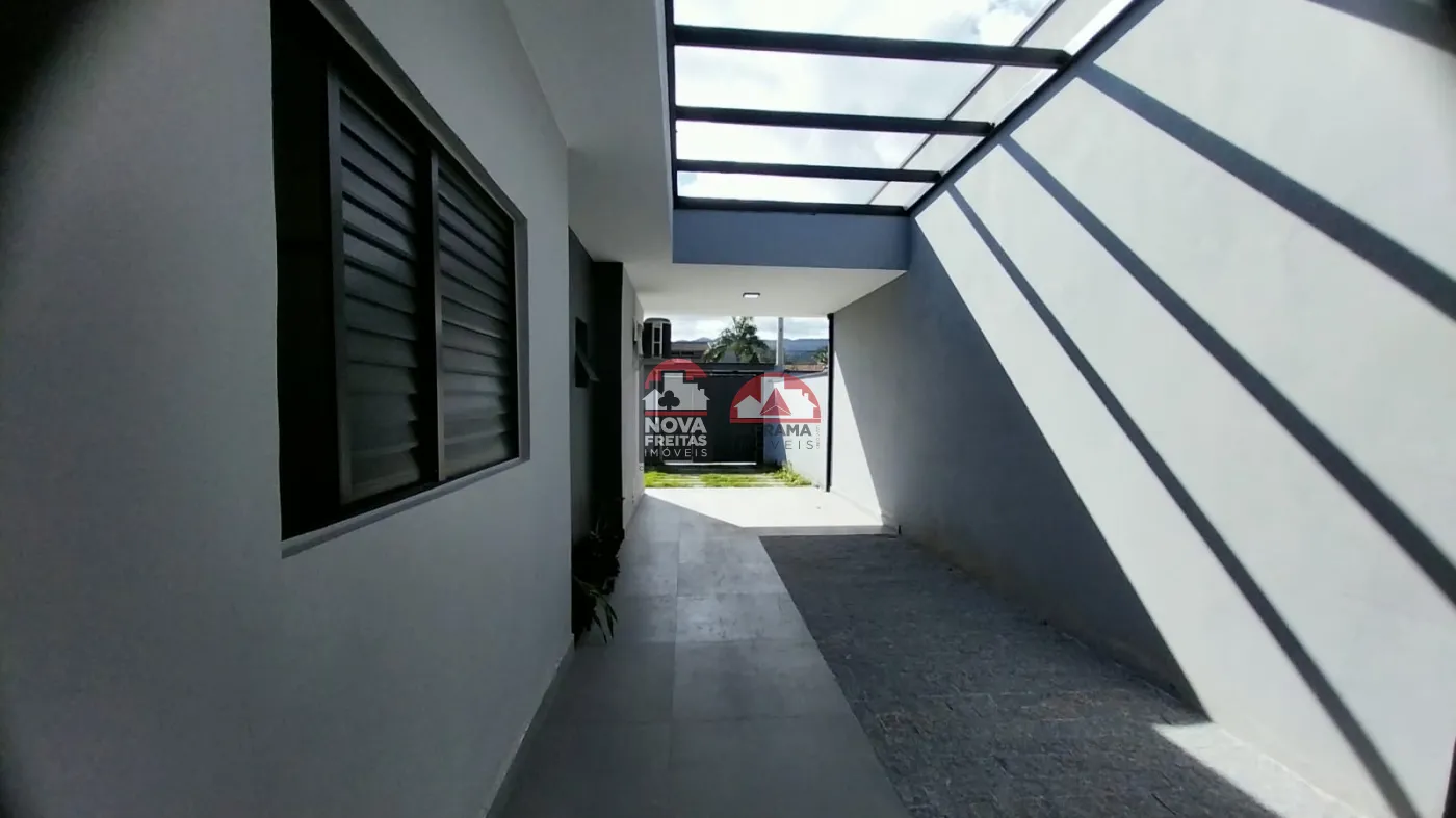Lateral Frente Saída Alugar Casa / Padrão em Caraguatatuba R$ 3.900,00 - Foto 5