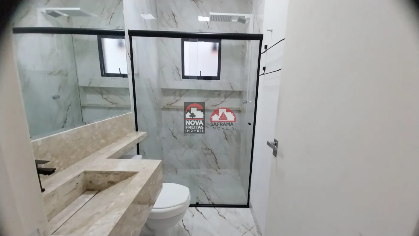 Banheiro Suite Principal Alugar Casa / Padrão em Caraguatatuba R$ 3.900,00 - Foto 23