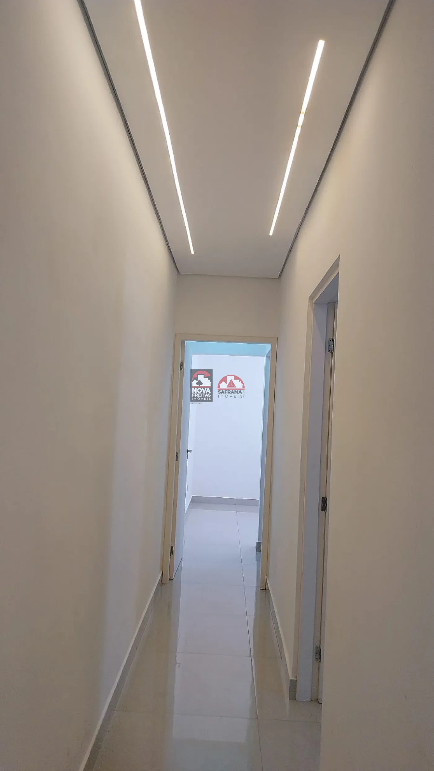 Corredor  Para Suites Alugar Casa / Padrão em Caraguatatuba R$ 3.900,00 - Foto 19