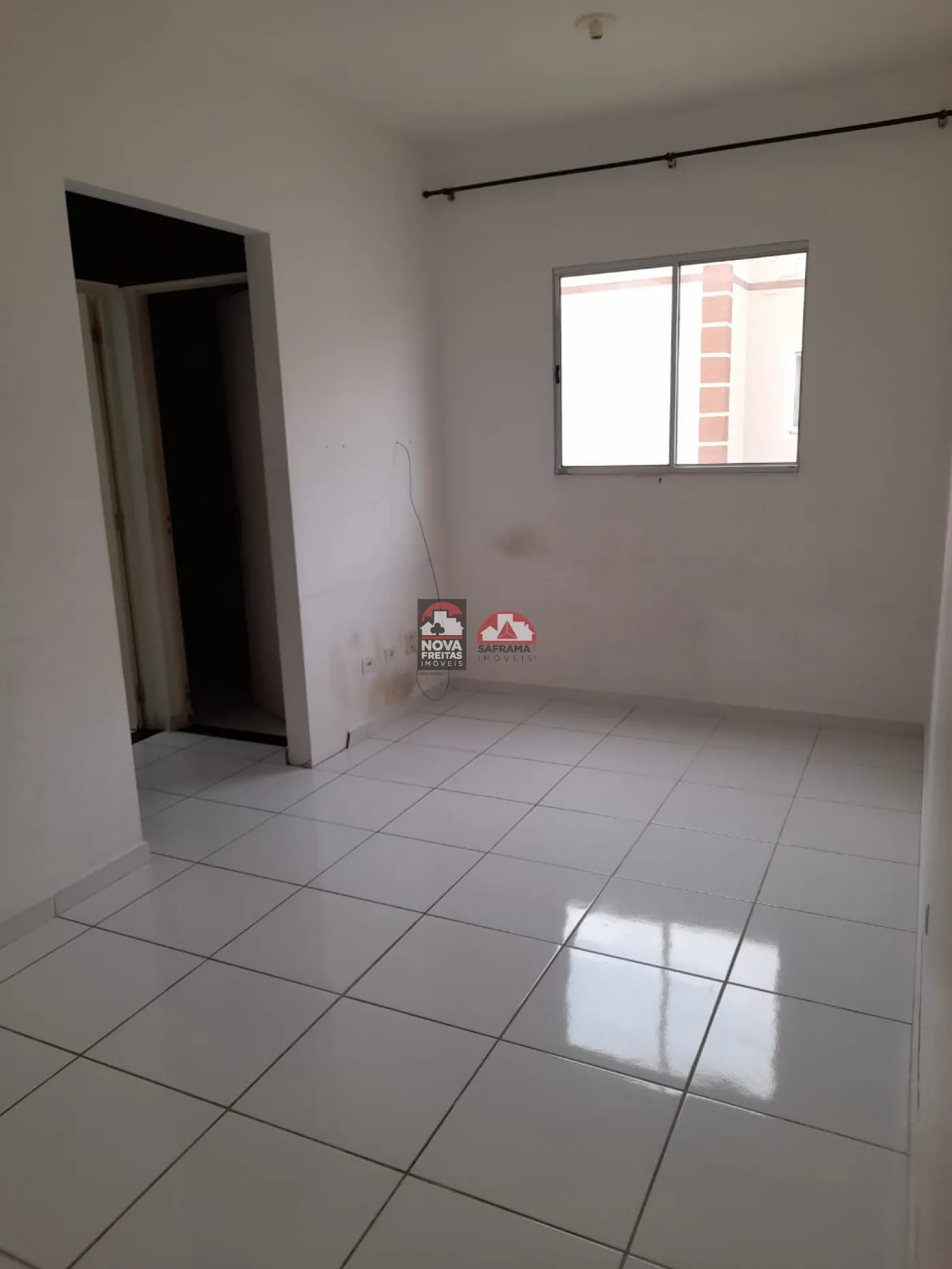 Alugar Apartamento / Padrão em Pindamonhangaba R$ 900,00 - Foto 2