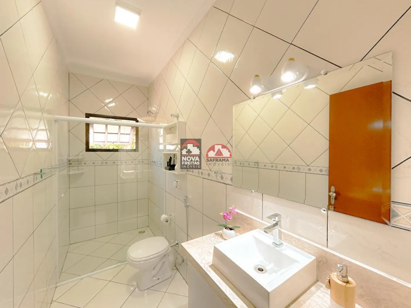 Comprar Casa / Padrão em São José dos Campos R$ 1.300.000,00 - Foto 7