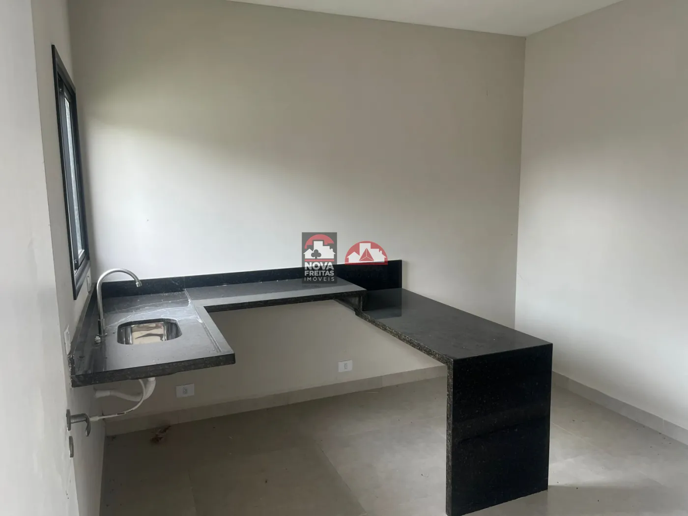 Alugar Casa / Sobrado Padrão em Caraguatatuba R$ 2.750,00 - Foto 9