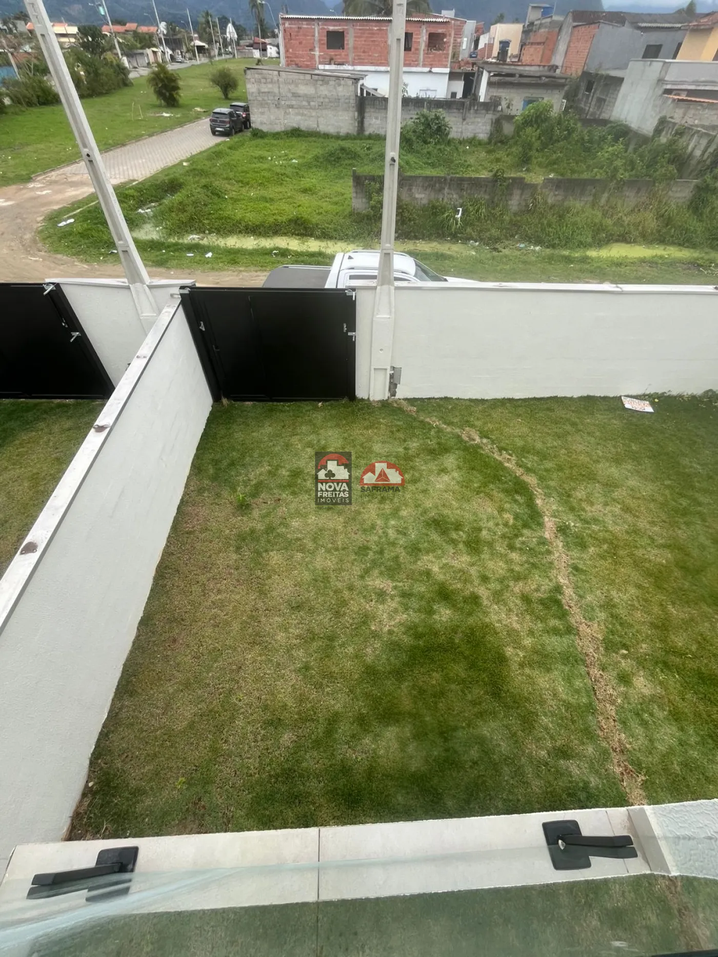 Alugar Casa / Sobrado Padrão em Caraguatatuba R$ 2.750,00 - Foto 1