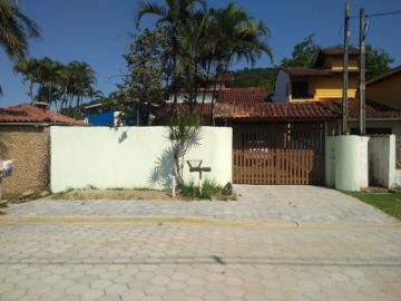Alugar Casa / Padrão em Caraguatatuba. apenas R$ 550.000,00
