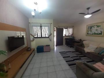 Alugar Casa / Sobrado Padrão em Pindamonhangaba. apenas R$ 410.000,00