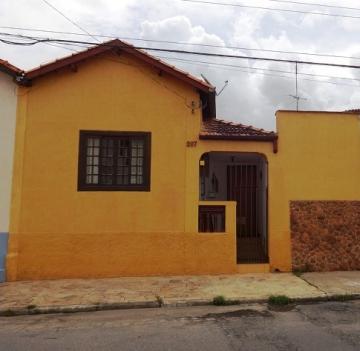 Alugar Casa / Padrão em Pindamonhangaba. apenas R$ 270.000,00