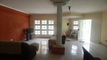 Alugar Casa / Sobrado Padrão em Caraguatatuba. apenas R$ 1.647,05