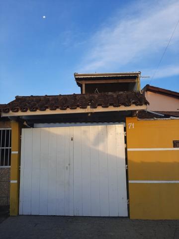 Alugar Casa / Sobrado Padrão em Caraguatatuba. apenas R$ 355.000,00