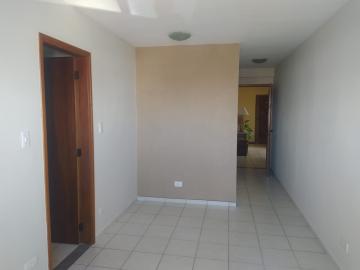 Alugar Apartamento / Padrão em Pindamonhangaba. apenas R$ 800,00