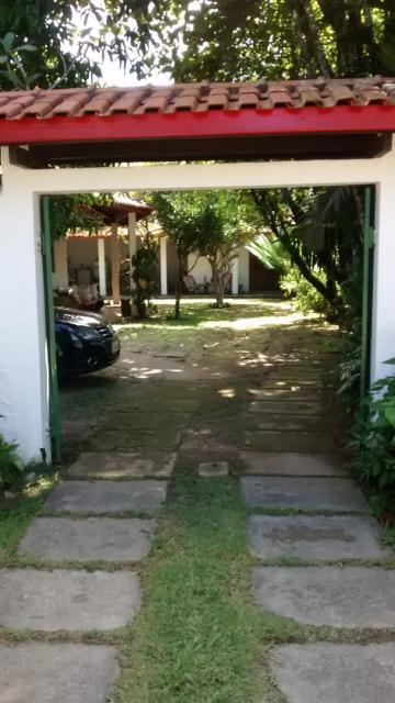 Alugar Casa / Padrão em Caraguatatuba. apenas R$ 1.100,00