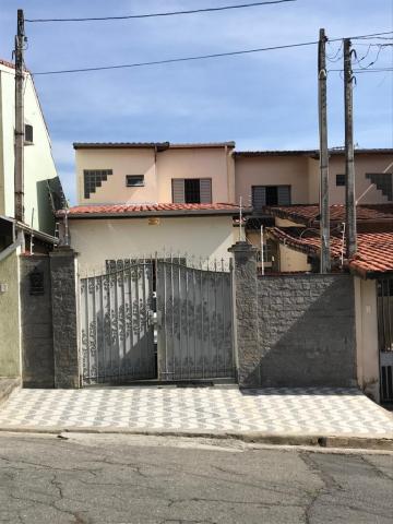 Alugar Casa / Sobrado Padrão em Pindamonhangaba. apenas R$ 350.000,00