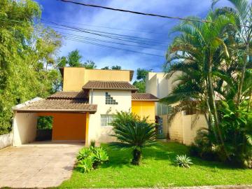 Alugar Casa / Sobrado Condomínio em Caraguatatuba. apenas R$ 3.000,00