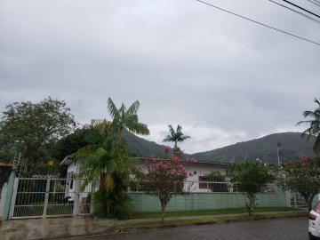 Alugar Casa / Padrão em Caraguatatuba. apenas R$ 1.700.000,00