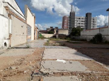 Alugar Terreno / Padrão em Pindamonhangaba. apenas R$ 1.800.000,00