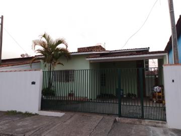 Alugar Casa / Padrão em Pindamonhangaba. apenas R$ 500.000,00
