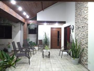 Alugar Casa / Padrão em Pindamonhangaba. apenas R$ 375.000,00