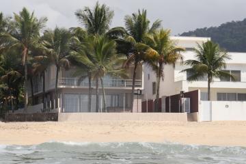 Ubatuba Sape Casa Venda R$5.500.000,00 Condominio R$600,00 4 Dormitorios 6 Vagas Area do terreno 630.00m2 Area construida 324.66m2
