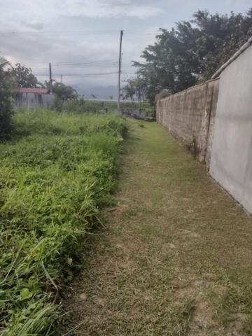 Alugar Terreno / Padrão em Caraguatatuba. apenas R$ 299.000,00