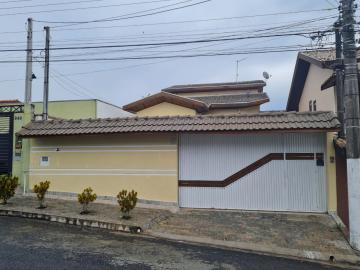 Alugar Casa / Sobrado Padrão em Jacareí. apenas R$ 3.000,00