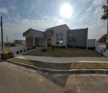 Alugar Casa / Condomínio em Caçapava. apenas R$ 899.000,00