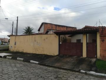 Alugar Casa / Padrão em Caraguatatuba. apenas R$ 549.000,00
