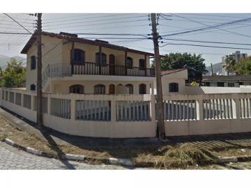 Alugar Casa / Casa em cond. sem taxa em Caraguatatuba. apenas R$ 380.000,00