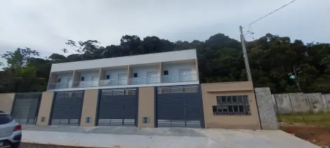 Alugar Casa / Sobrado Condomínio em Caraguatatuba. apenas R$ 430.000,00