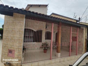 Alugar Casa / Sobrado Padrão em Pindamonhangaba. apenas R$ 640.000,00