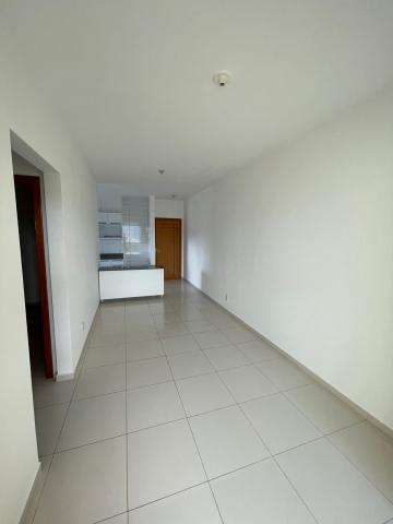 Alugar Apartamento / Padrão em Pindamonhangaba. apenas R$ 329.000,00