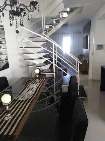 Alugar Casa / Sobrado Condomínio em Pindamonhangaba. apenas R$ 424.000,00