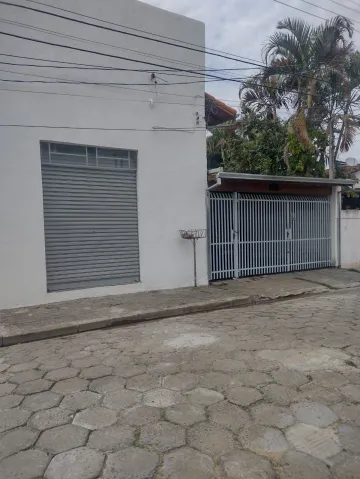 Alugar Casa / Casa com ponto comercial em Jacareí. apenas R$ 3.000,00