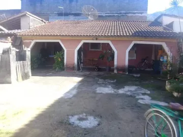 Alugar Casa / Padrão em Caraguatatuba. apenas R$ 385.000,00