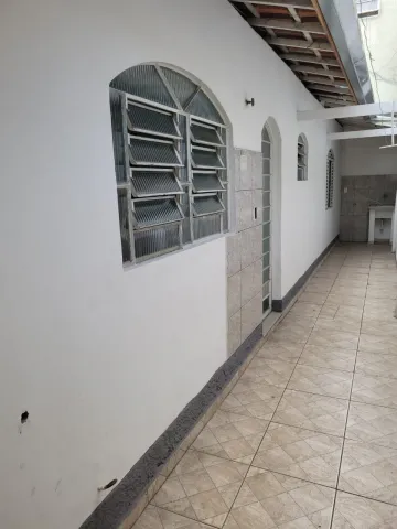 Alugar Casa / Padrão em São José dos Campos. apenas R$ 390.000,00