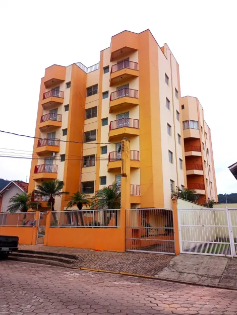 Alugar Apartamento / Padrão em Caraguatatuba. apenas R$ 590.000,00