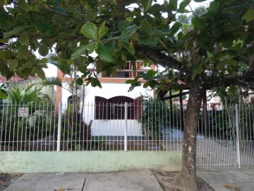 imagem 2 - Sobrado com quintal amplo a 500 Metros da Praia Martim de Sá! imagem 2 - Sobrado com quintal amplo a 500 Metros da Praia Martim de Sá!
