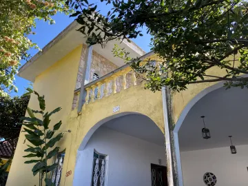 Locação e Venda de Casa - Padrão no bairro Pontal de Santa Marina em Caraguatatuba/SP