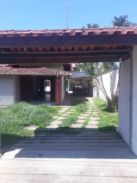 Alugar Casa / Padrão em Caraguatatuba. apenas R$ 3.134,00