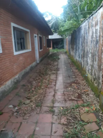 Alugar Casa / Padrão em CARAGUATATUBA. apenas R$ 670.000,00