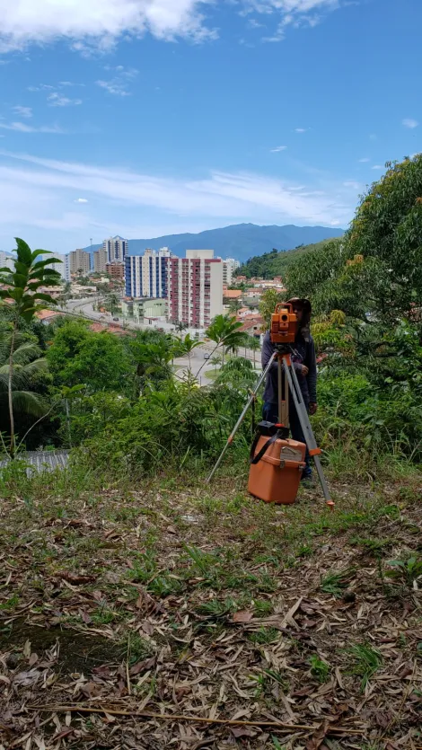 Alugar Terreno / Padrão em Caraguatatuba. apenas R$ 2.179.100,00