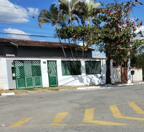 Alugar Casa / Padrão em Pindamonhangaba. apenas R$ 315.000,00