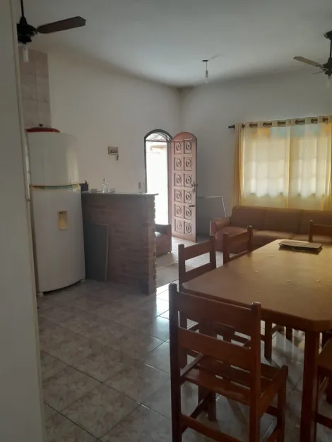 Alugar Casa / Padrão em Caraguatatuba. apenas R$ 2.200,00