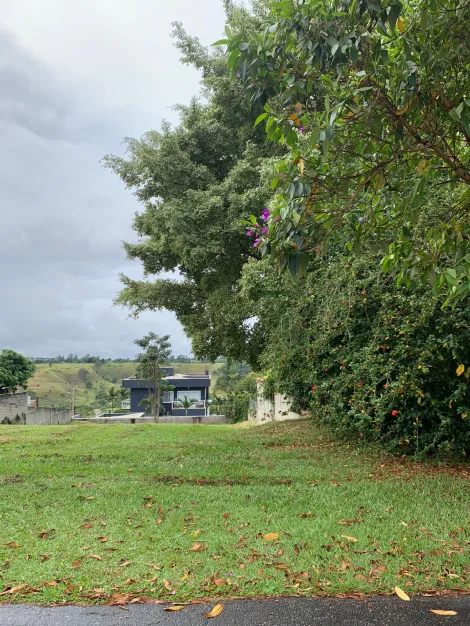 Alugar Terreno / Padrão em Condomínio em Jacareí. apenas R$ 880.000,00